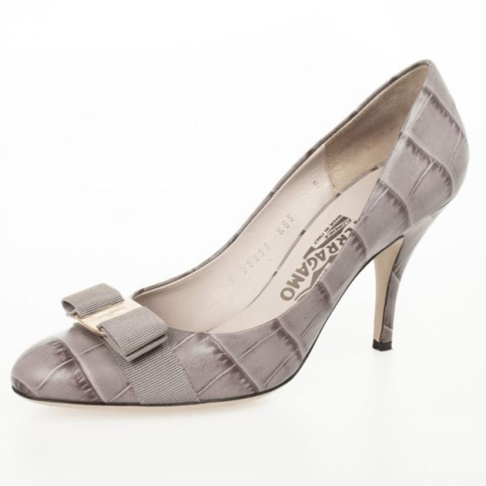 Authentic Salvatore Ferragamo pumps sz 6.5